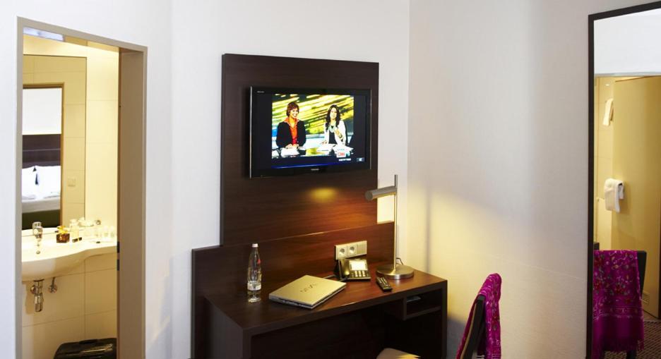 Stern Hotel Soller Изманинг Екстериор снимка
